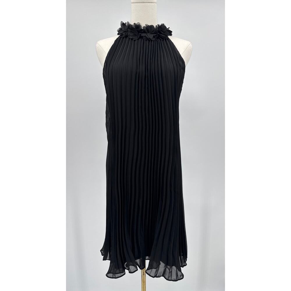 Nicole Miller Pleated Trapeze  Black Floral Tie Neck Elegant Dress Size Medium
